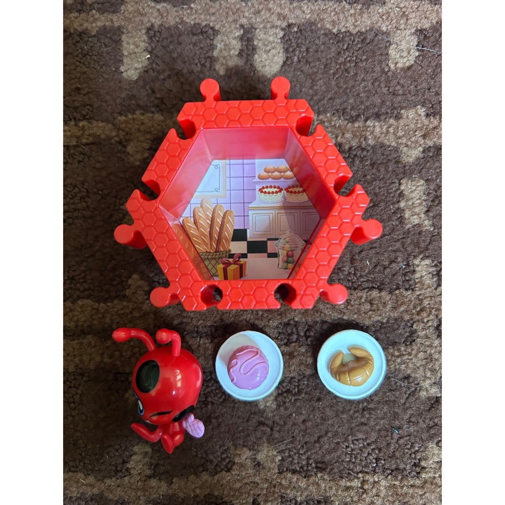 Miraculous Ladybug Kwami Tikki Figure Bakery Playset with Croissant and Macaron